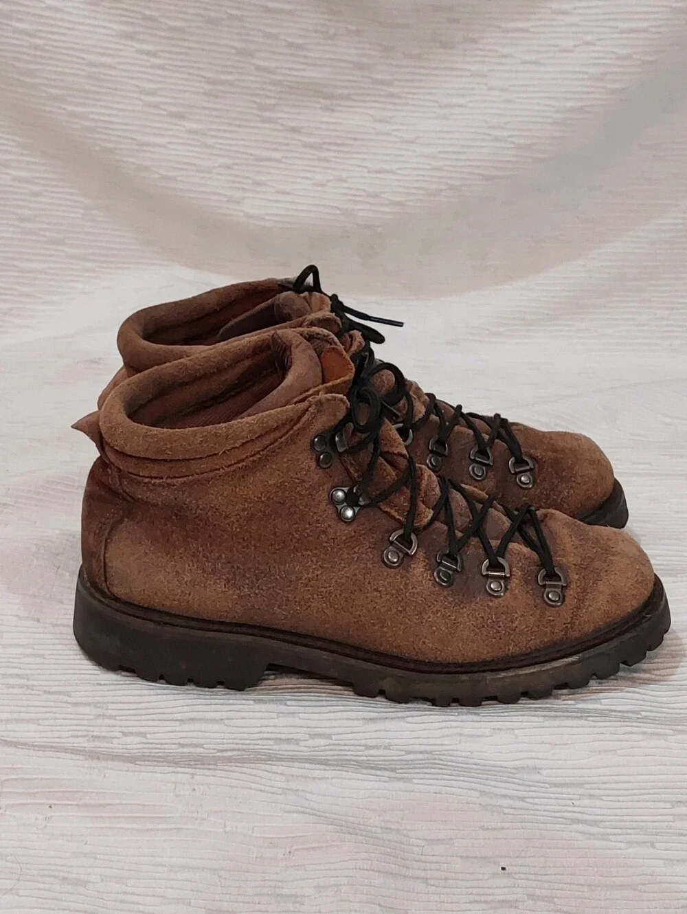 VINTAGE American Eagle Outfitters Brown Suede Lace-Up Hiking Boots Size 11